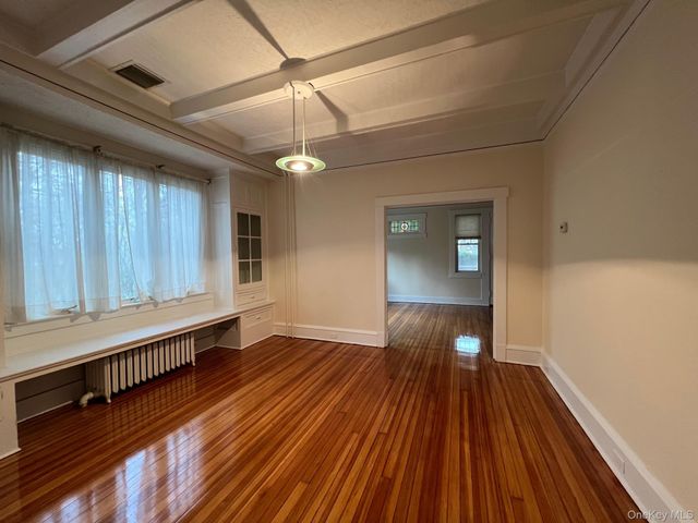 8 Bogart Avenue, Port Washington, NY 11050