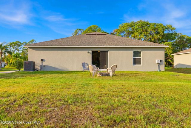 199 Tile Avenue SW, Palm Bay, FL 32908