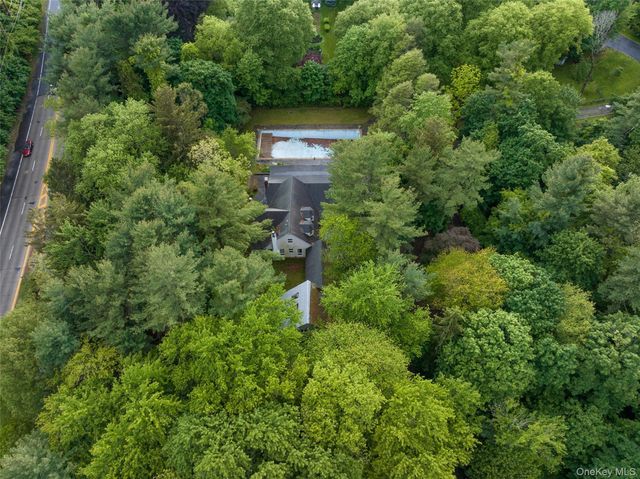 8 Woodstock Court, Muttontown, NY 11771