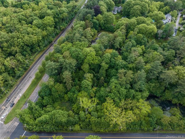 8 Woodstock Court, Muttontown, NY 11771