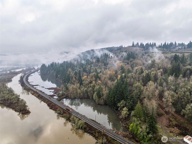 7104 Ocean Beach Highway, Longview, WA 98632