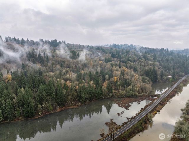 7104 Ocean Beach Highway, Longview, WA 98632