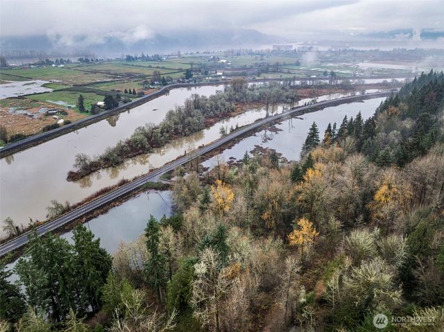 7104 Ocean Beach Highway, Longview, WA 98632