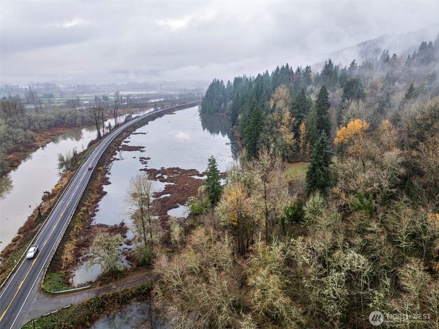 7104 Ocean Beach Highway, Longview, WA 98632