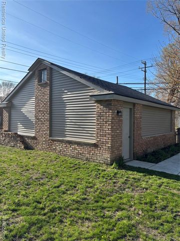 18315 Five Points Street, Redford, MI 48240