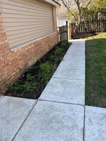 18315 Five Points Street, Redford, MI 48240