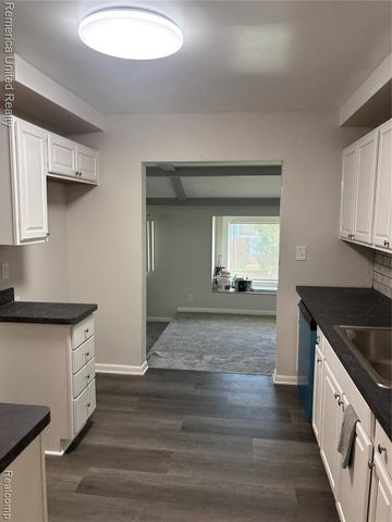 18315 Five Points Street, Redford, MI 48240