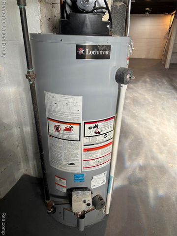 18315 Five Points Street, Redford, MI 48240