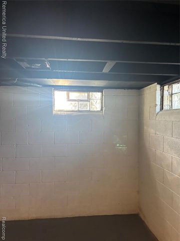 18315 Five Points Street, Redford, MI 48240