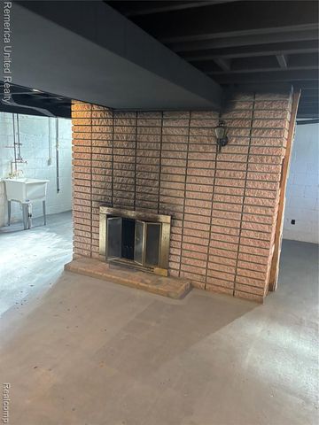 18315 Five Points Street, Redford, MI 48240