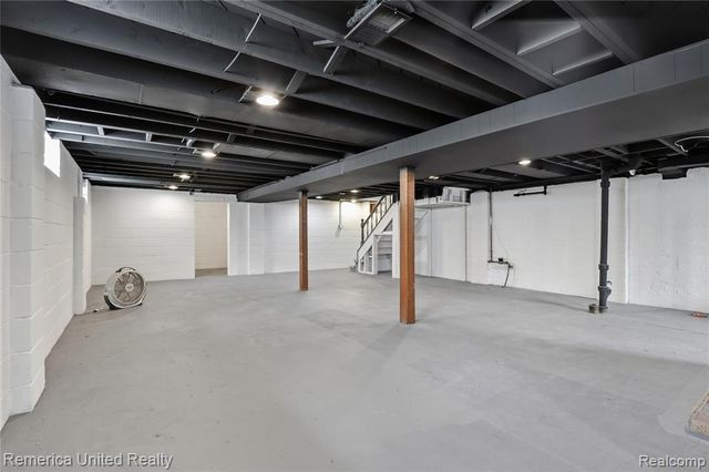 18315 Five Points Street, Redford, MI 48240