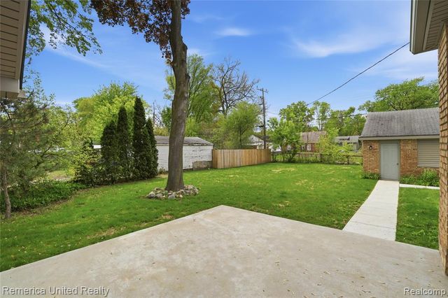 18315 Five Points Street, Redford, MI 48240