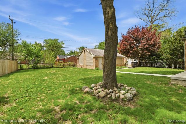 18315 Five Points Street, Redford, MI 48240