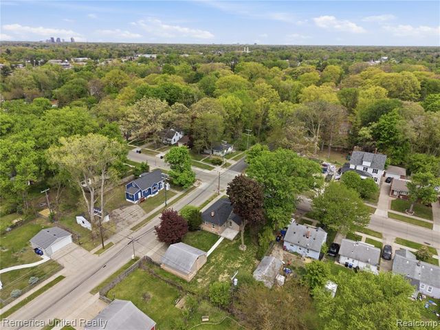 18315 Five Points Street, Redford, MI 48240