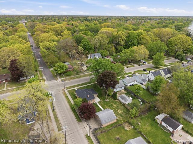 18315 Five Points Street, Redford, MI 48240