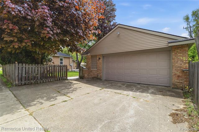 18315 Five Points Street, Redford, MI 48240