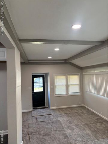 18315 Five Points Street, Redford, MI 48240