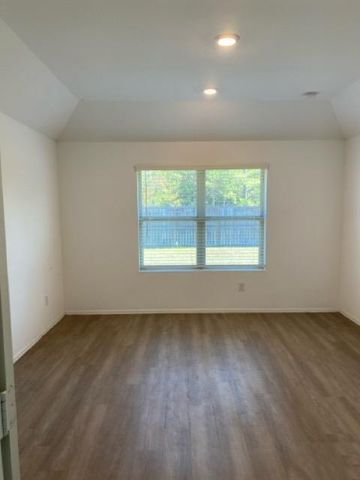 19115 Pinewood Grove Trail, New Caney, TX 77357