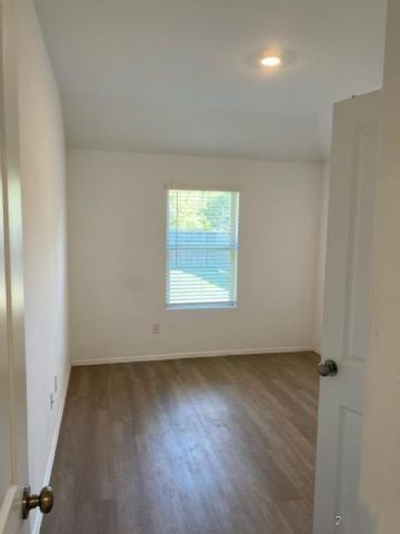 19115 Pinewood Grove Trail, New Caney, TX 77357