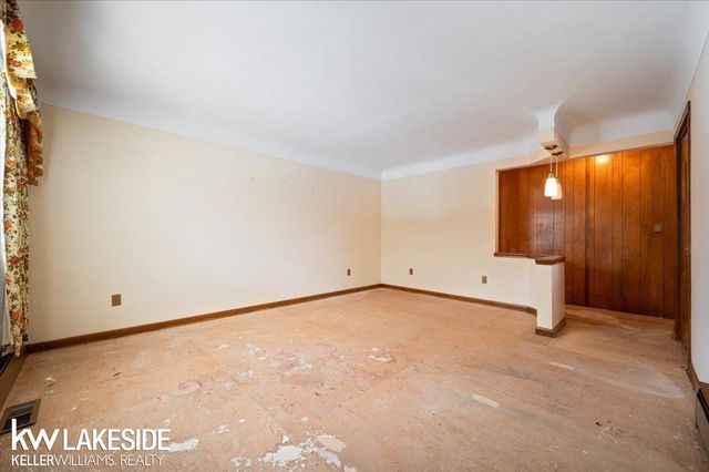 4020 Lakewood Drive, Waterford, MI 48329