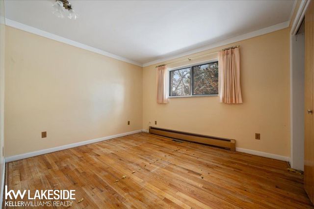 4020 Lakewood Drive, Waterford, MI 48329