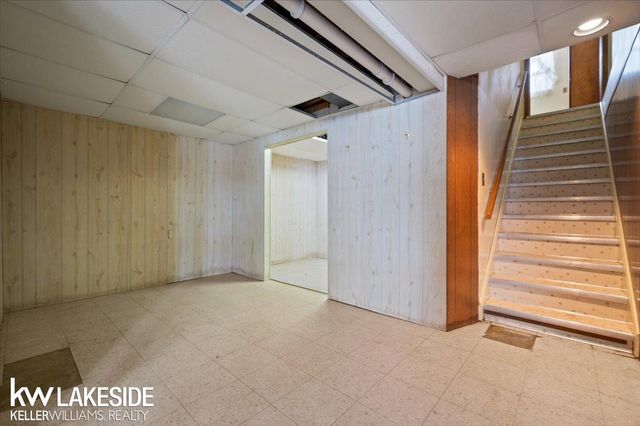 4020 Lakewood Drive, Waterford, MI 48329