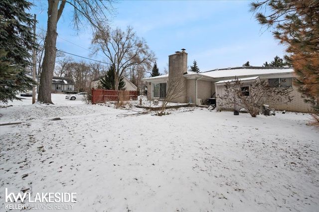 4020 Lakewood Drive, Waterford, MI 48329