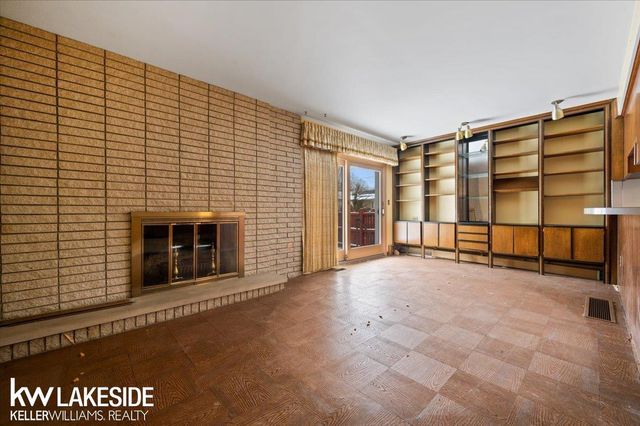 4020 Lakewood Drive, Waterford, MI 48329