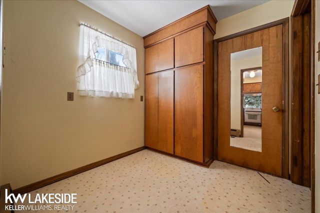 4020 Lakewood Drive, Waterford, MI 48329