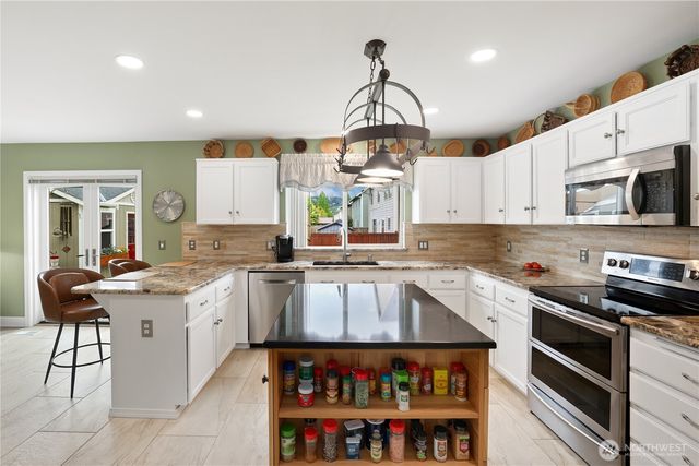 1203 Blue Jay Avenue SW, Orting, WA 98360