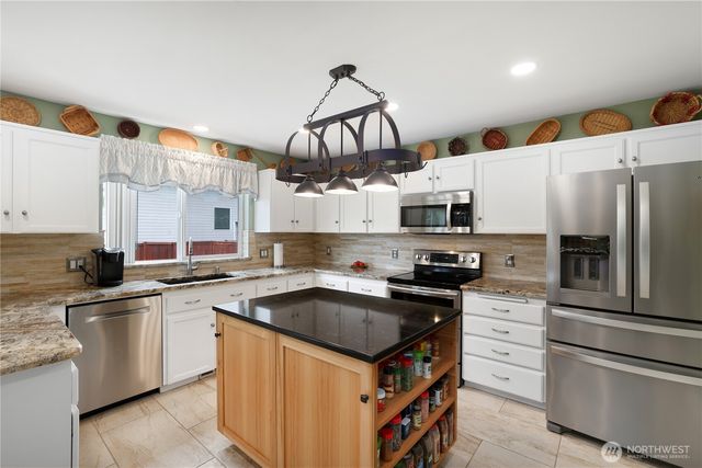 1203 Blue Jay Avenue SW, Orting, WA 98360
