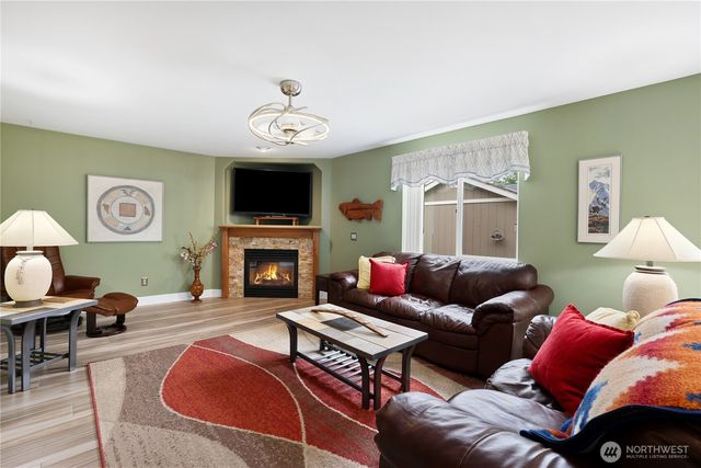 1203 Blue Jay Avenue SW, Orting, WA 98360