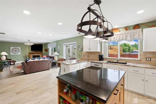 1203 Blue Jay Avenue SW, Orting, WA 98360