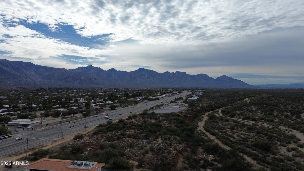 Image 13 of property listing at 16633 N Oracle Road -, Tucson, AZ 85739