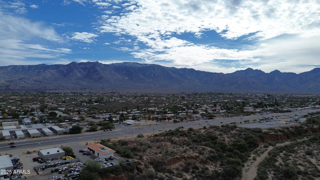 Image 16 of property listing at 16633 N Oracle Road -, Tucson, AZ 85739