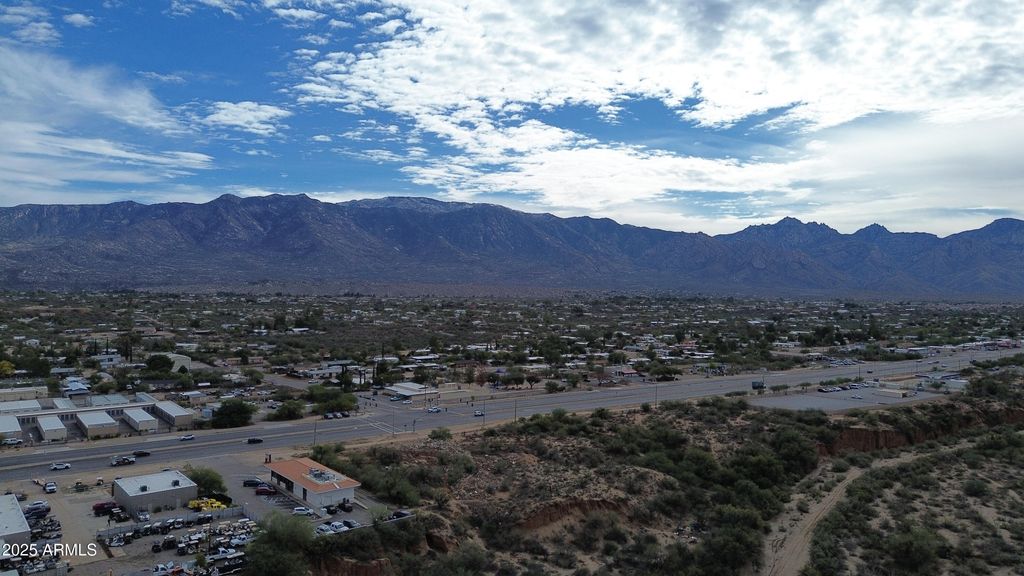 Image 17 of property listing at 16633 N Oracle Road -, Tucson, AZ 85739