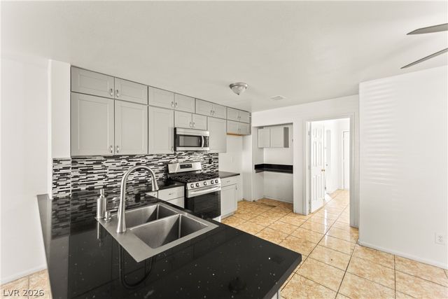 2153 Sleepy, Las Vegas, NV 89106