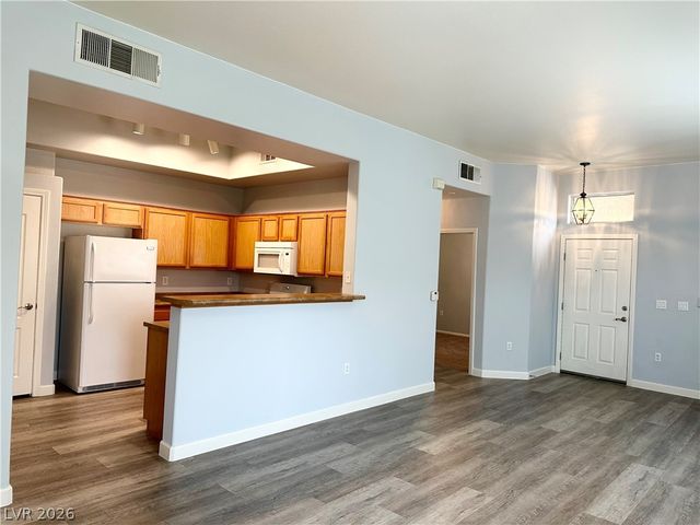 3480 Cactus Shadow Street 103, Las Vegas, NV 89129