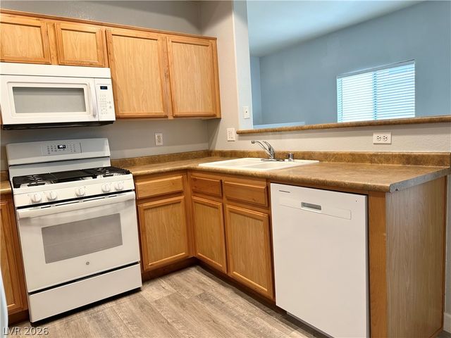 3480 Cactus Shadow Street 103, Las Vegas, NV 89129