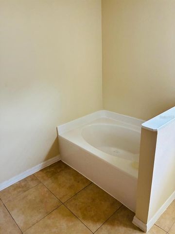 8158 SETTLERS CREEK CIRCLE, Lakeland, FL 33810