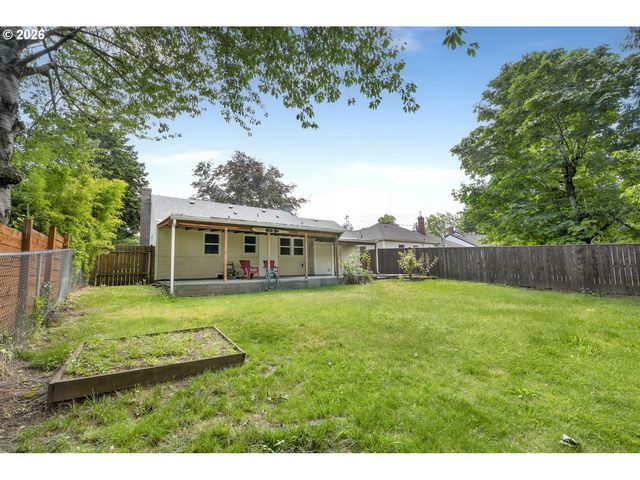 9251 Se SALMON St, Portland, OR 97216