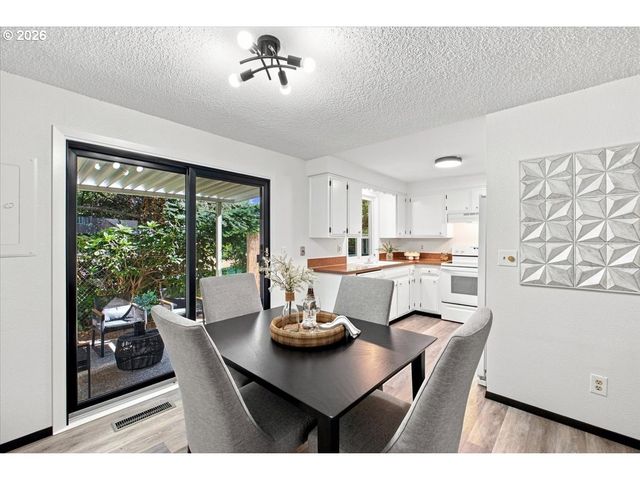 247 MCNARY HEIGHTS Dr N, Keizer, OR 97303