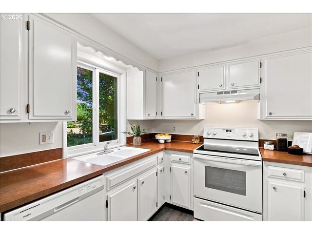 247 MCNARY HEIGHTS Dr N, Keizer, OR 97303