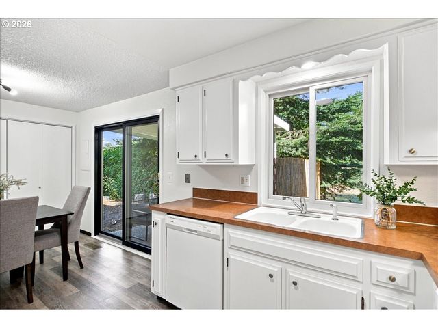 247 MCNARY HEIGHTS Dr N, Keizer, OR 97303