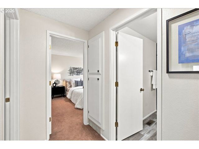 247 MCNARY HEIGHTS Dr N, Keizer, OR 97303