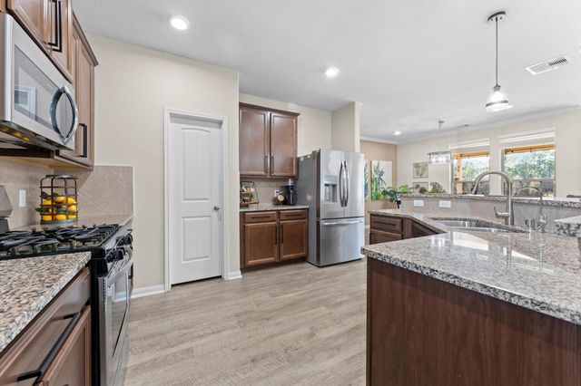 9729 Waller Street, Conroe, TX 77303