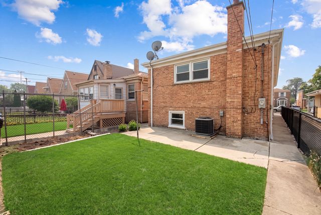 7234 W Fitch Avenue, Chicago, IL 60631