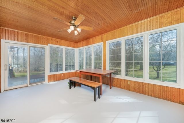 32 Deerfield Rd, Mendham Boro, NJ 07945