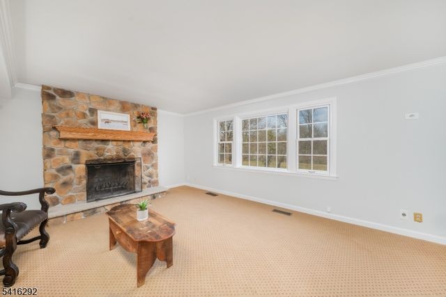 32 Deerfield Rd, Mendham Boro, NJ 07945