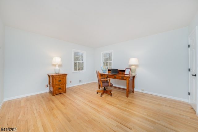 32 Deerfield Rd, Mendham Boro, NJ 07945